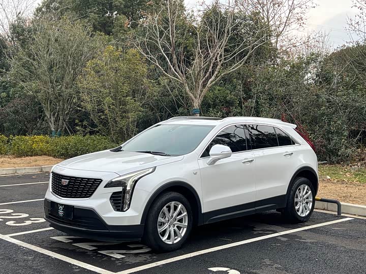 Фото 1 - Cadillac XT4