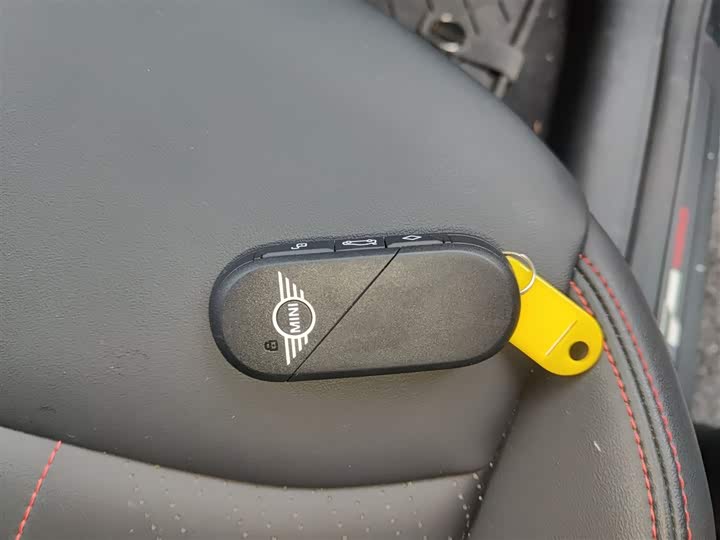 Фото 9 - Mini Cooper