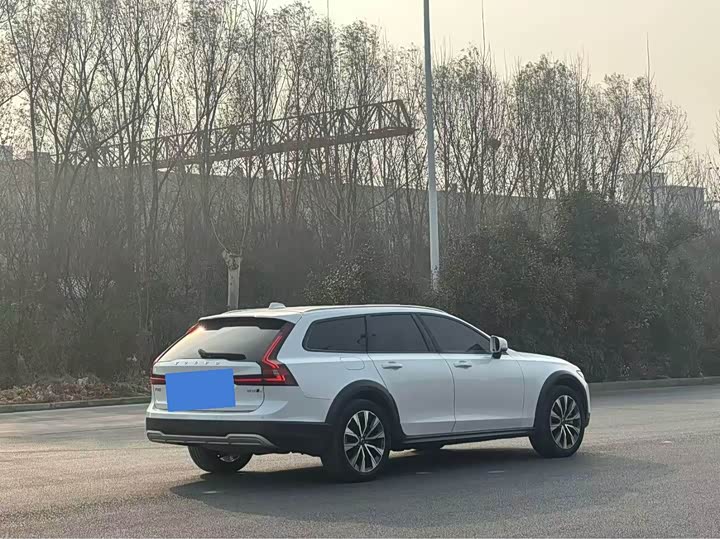 Фото 3 - Volvo V90