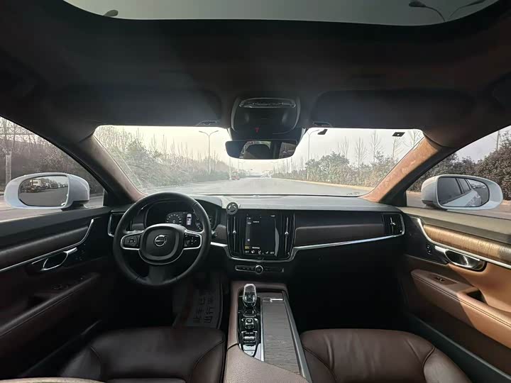 Фото 6 - Volvo V90