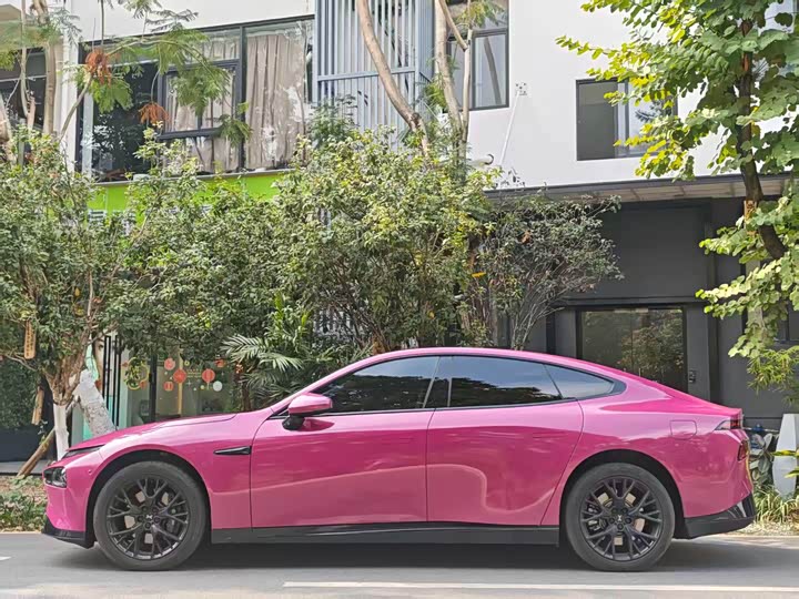 Фото 3 - XPeng P7