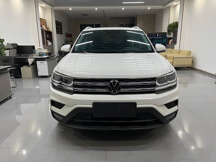 Фото 2 - Volkswagen Tharu