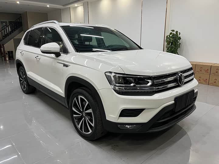 Фото 3 - Volkswagen Tharu