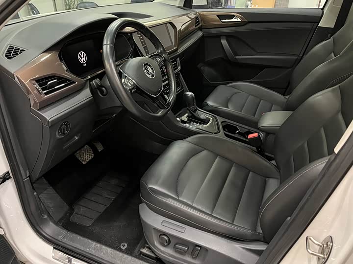 Фото 7 - Volkswagen Tharu