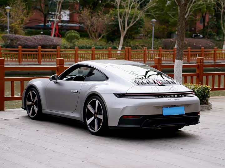 Фото 6 - Porsche 911