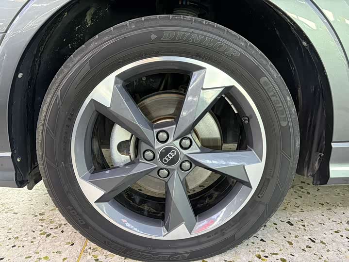 Фото 4 - Audi Q3