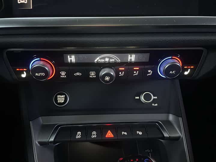 Фото 8 - Audi Q3