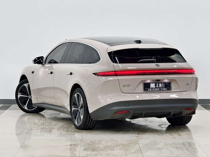 Фото 6 - Nio ET5T