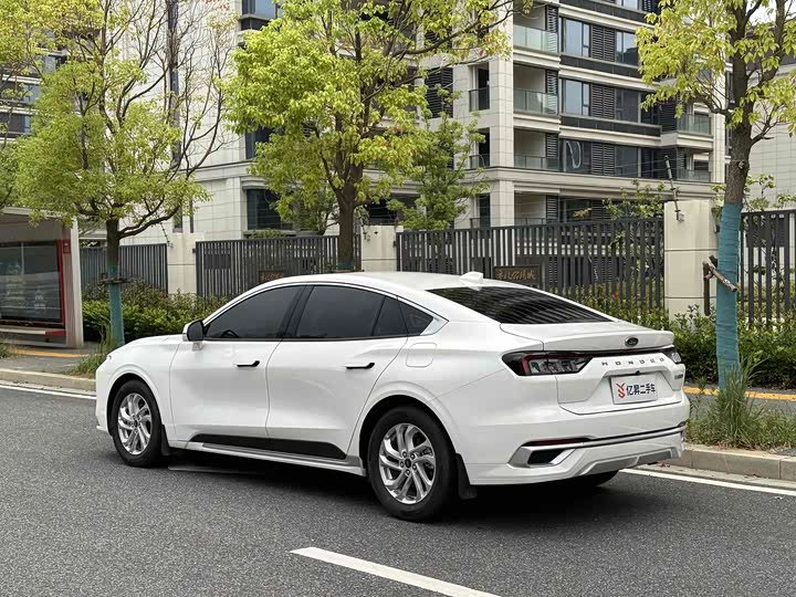 Фото 5 - Ford Mondeo