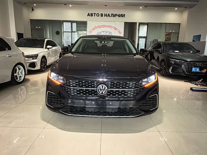 Фото 4 - Volkswagen Passat