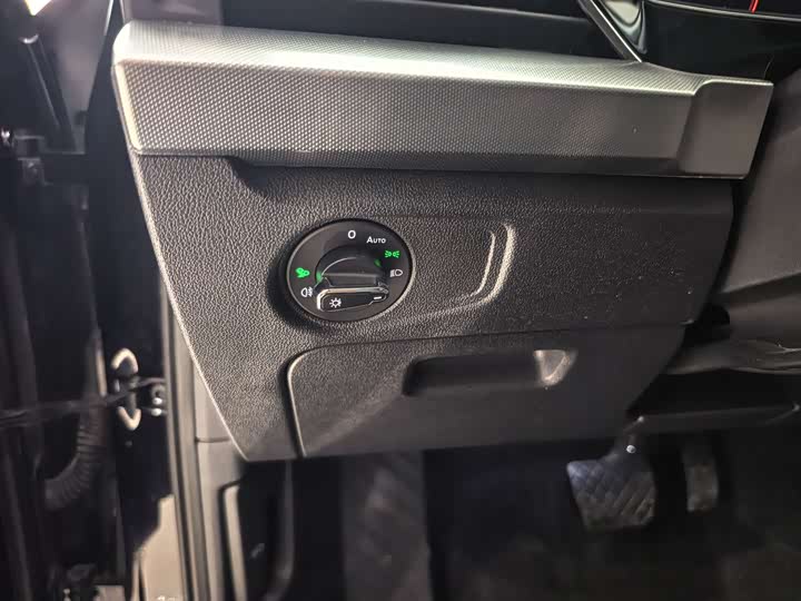 Фото 8 - Volkswagen Passat