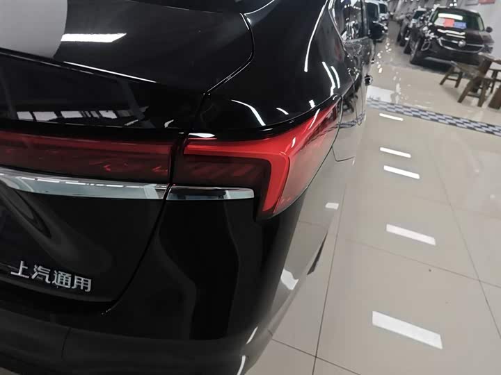 Фото 8 - Buick LaCrosse