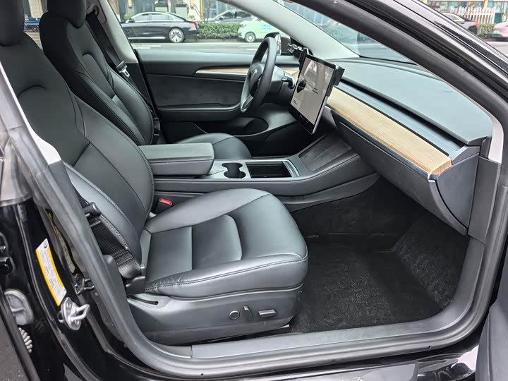 Фото 9 - Tesla Model 3