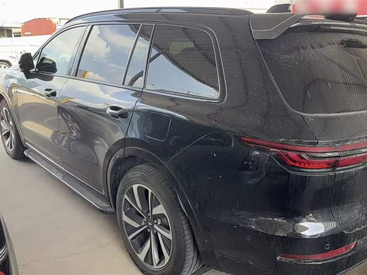 Фото 4 - LiXiang One