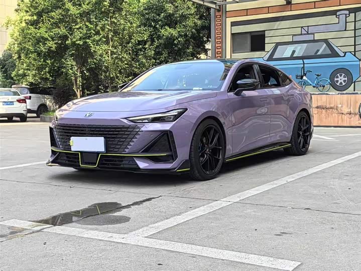 Фото 1 - Changan UNI-V