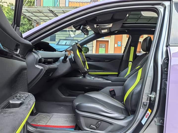 Фото 4 - Changan UNI-V