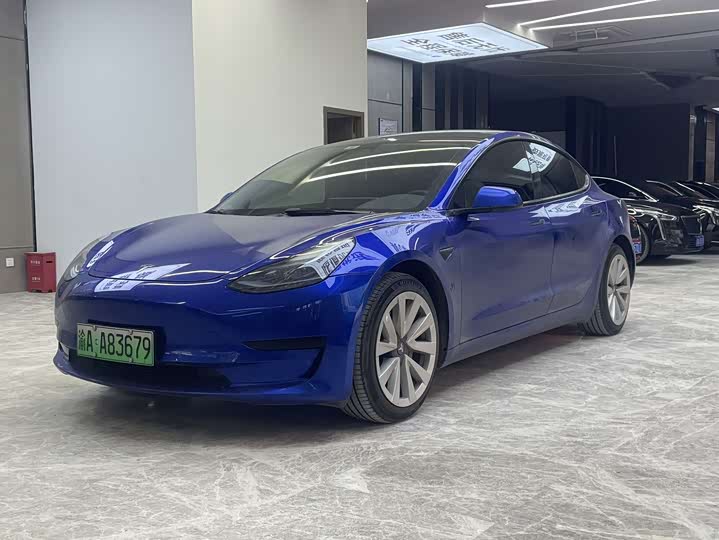 Фото 3 - Tesla Model 3