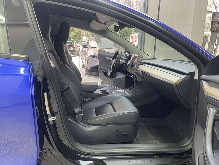 Фото 9 - Tesla Model 3