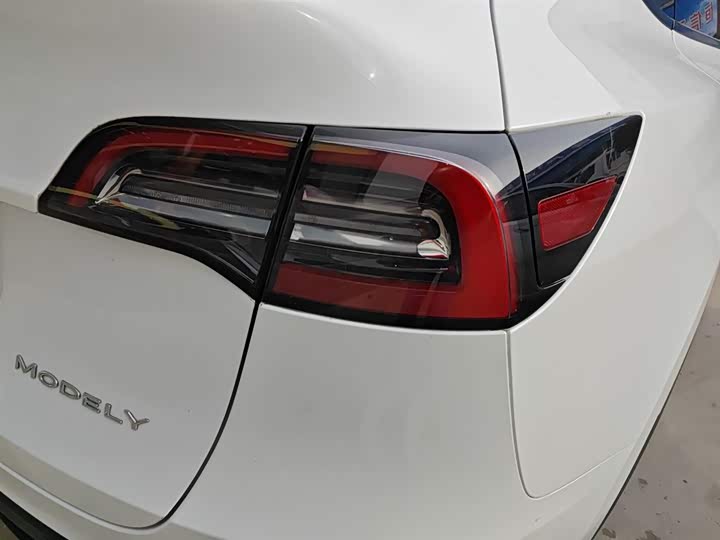 Фото 8 - Tesla Model Y