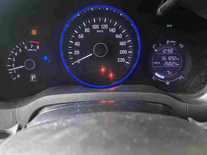 Фото 7 - Honda Vezel