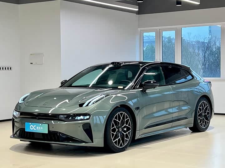 Фото 1 - Zeekr 001