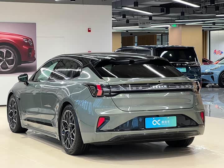 Фото 5 - Zeekr 001