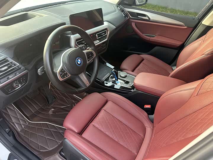 Фото 9 - BMW iX3