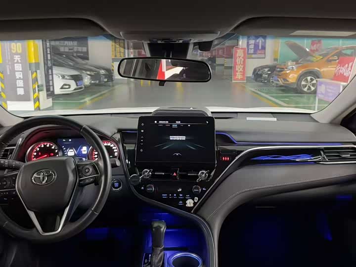 Фото 7 - Toyota Camry