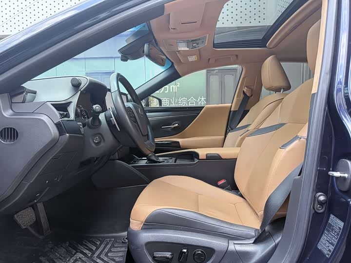 Фото 5 - Lexus ES