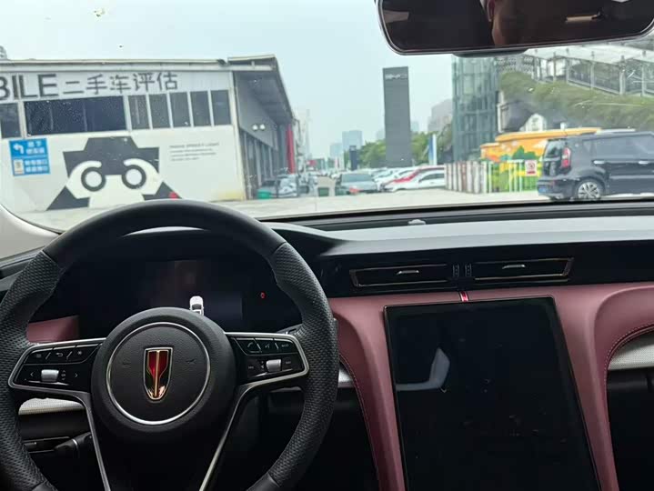 Фото 4 - Hongqi H5