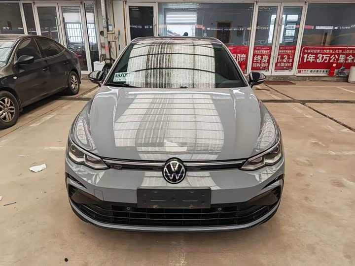 Фото 2 - Volkswagen Golf