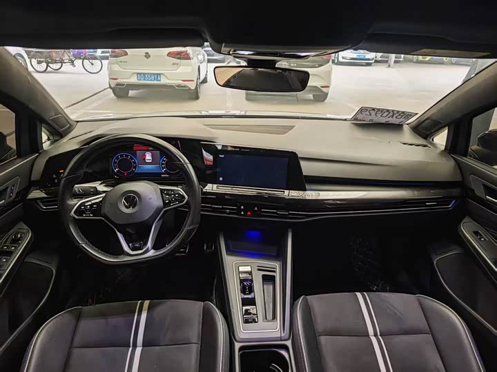 Фото 6 - Volkswagen Golf