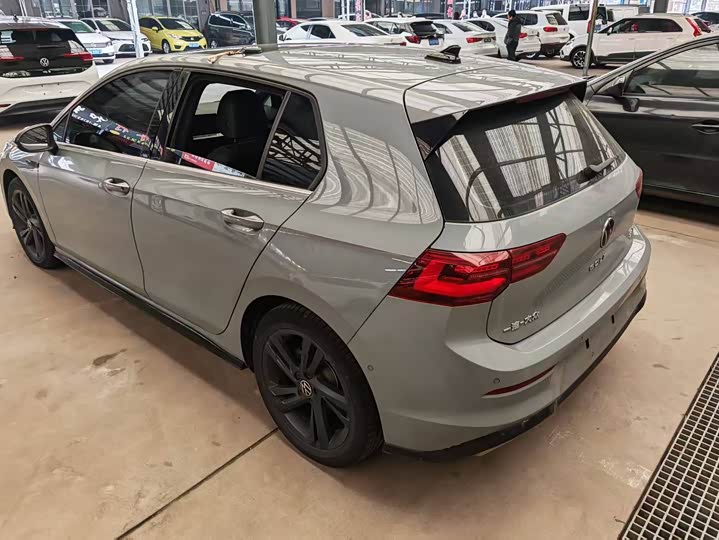 Фото 8 - Volkswagen Golf