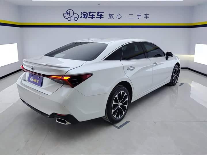 Фото 3 - Toyota Avalon