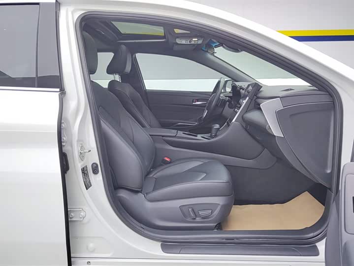 Фото 8 - Toyota Avalon