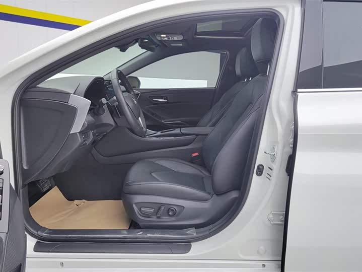 Фото 9 - Toyota Avalon