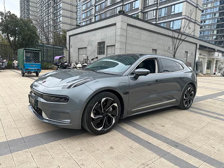 Фото 3 - Zeekr 001