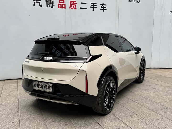 Фото 5 - Zeekr X