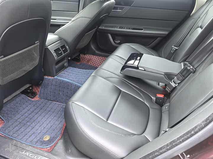 Фото 6 - Jaguar XF L