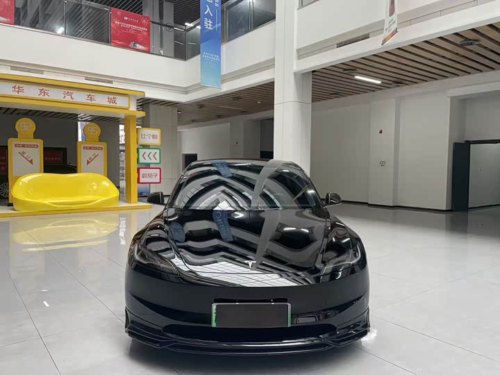 Фото 2 - Tesla Model 3