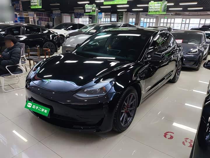 Фото 1 - Tesla Model 3