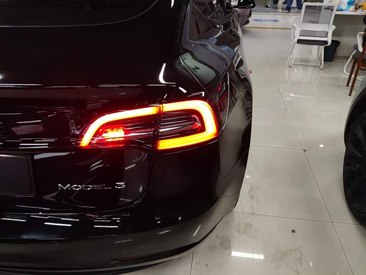 Фото 8 - Tesla Model 3