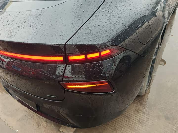 Фото 8 - XPeng P7