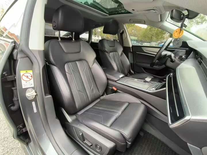 Фото 5 - Audi A7