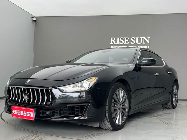 Фото 1 - Maserati Ghibli