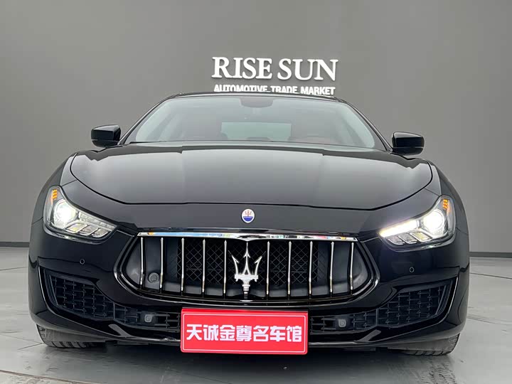 Фото 2 - Maserati Ghibli