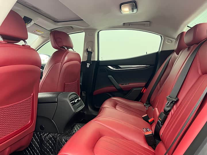 Фото 8 - Maserati Ghibli