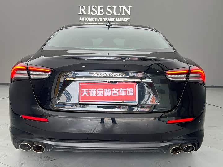 Фото 9 - Maserati Ghibli