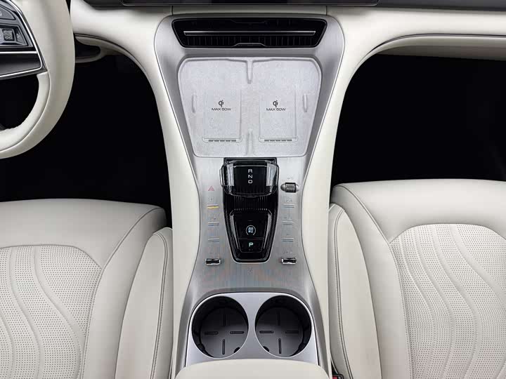 Фото 7 - Denza N7