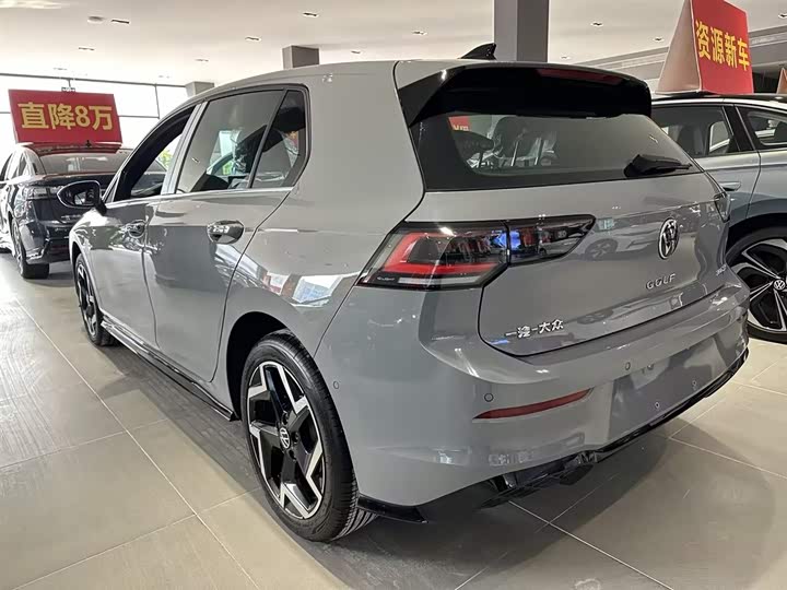 Фото 5 - Volkswagen Golf